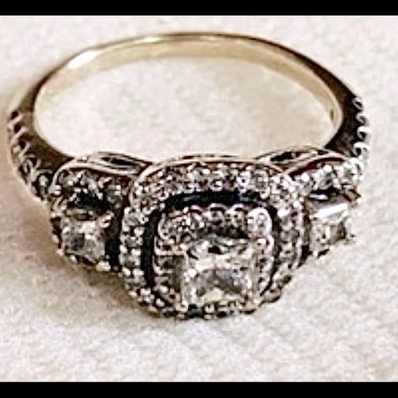 •Jared 14K White Gold Diamond Engagement Set• - Picture 4 of 4